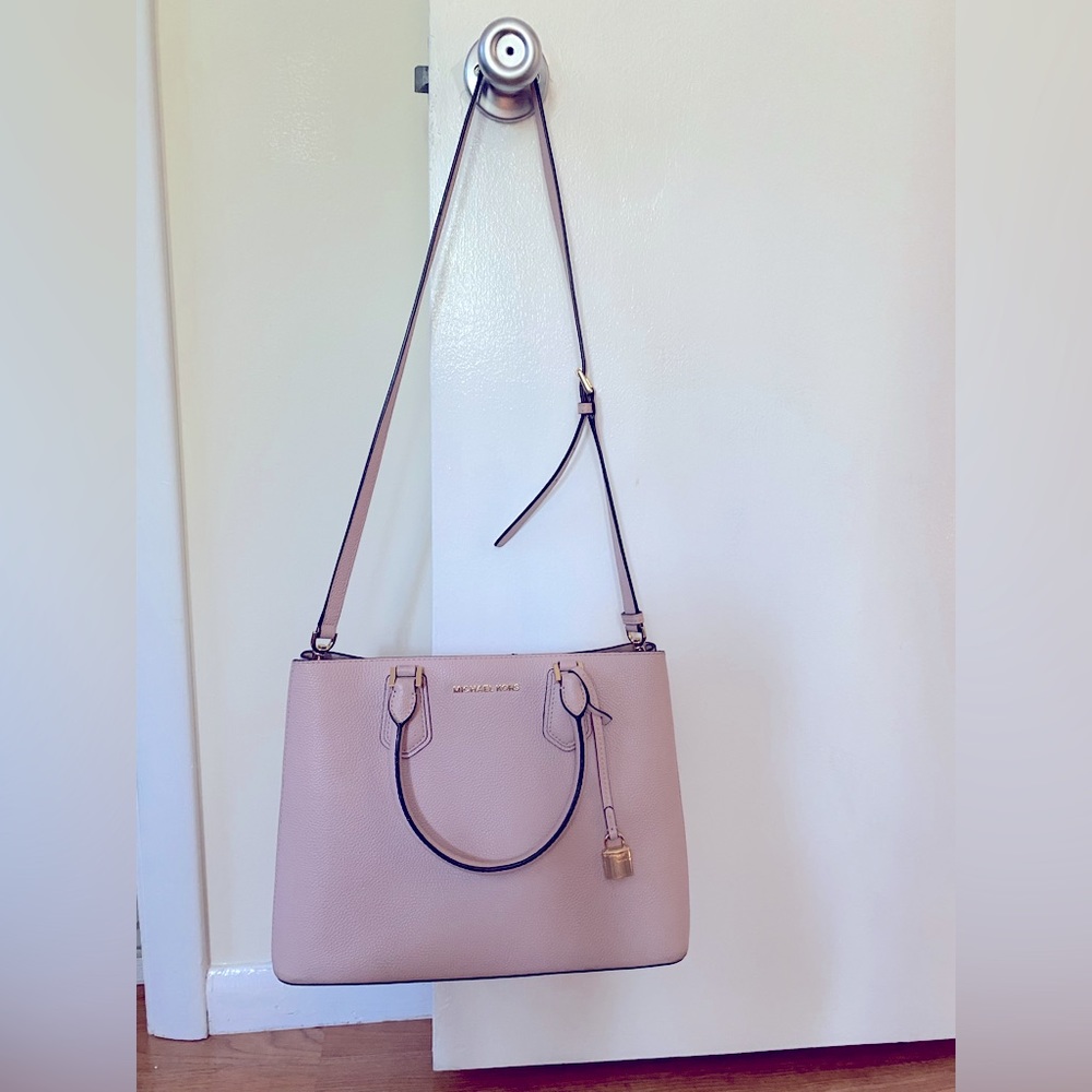 Michael Kors Blush Colored Satchel Bag w/Strap ✨